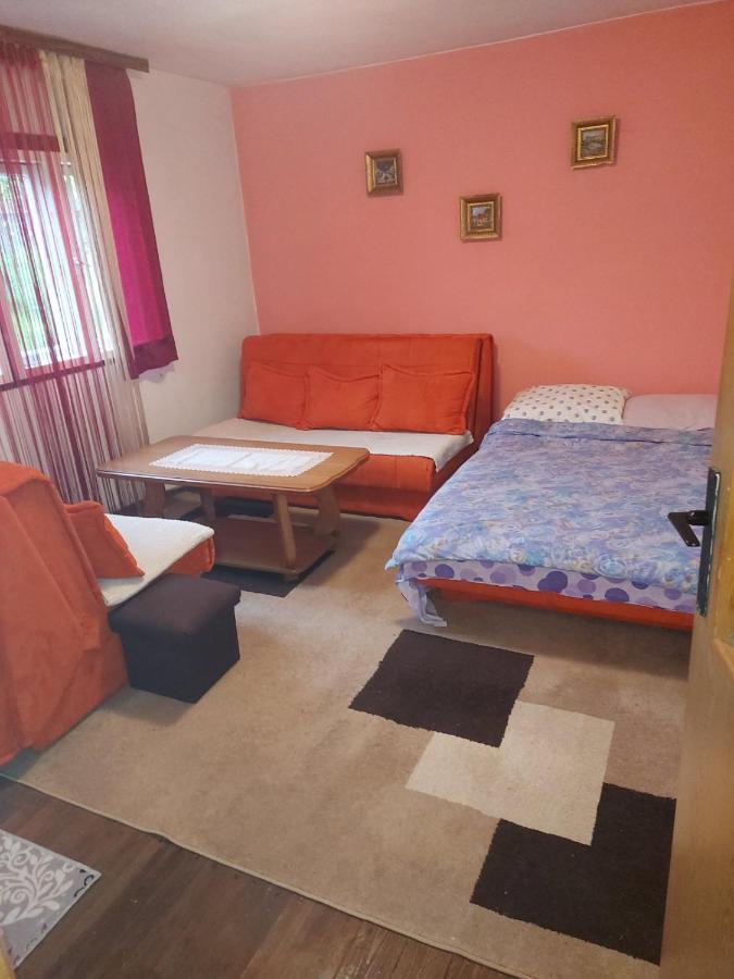 Apartamento Zelena Oaza Visoko Exterior foto